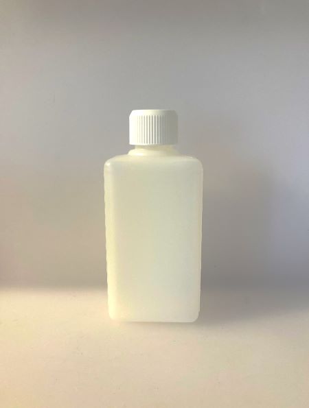 Deckel weiss auf Verpackungsflasche PE-HD